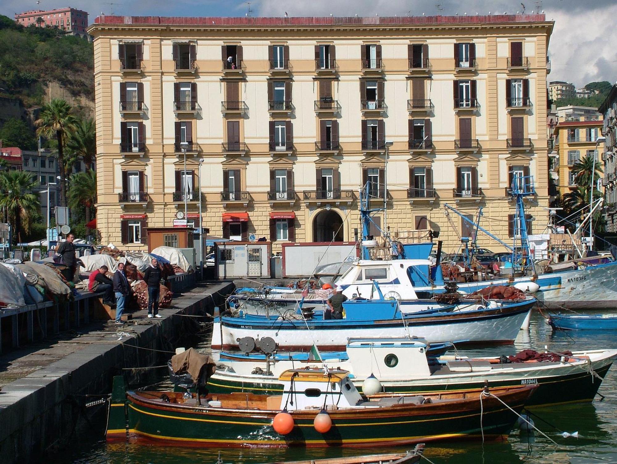 Caracciolo 10 Bed & Breakfast Napoli Dış mekan fotoğraf