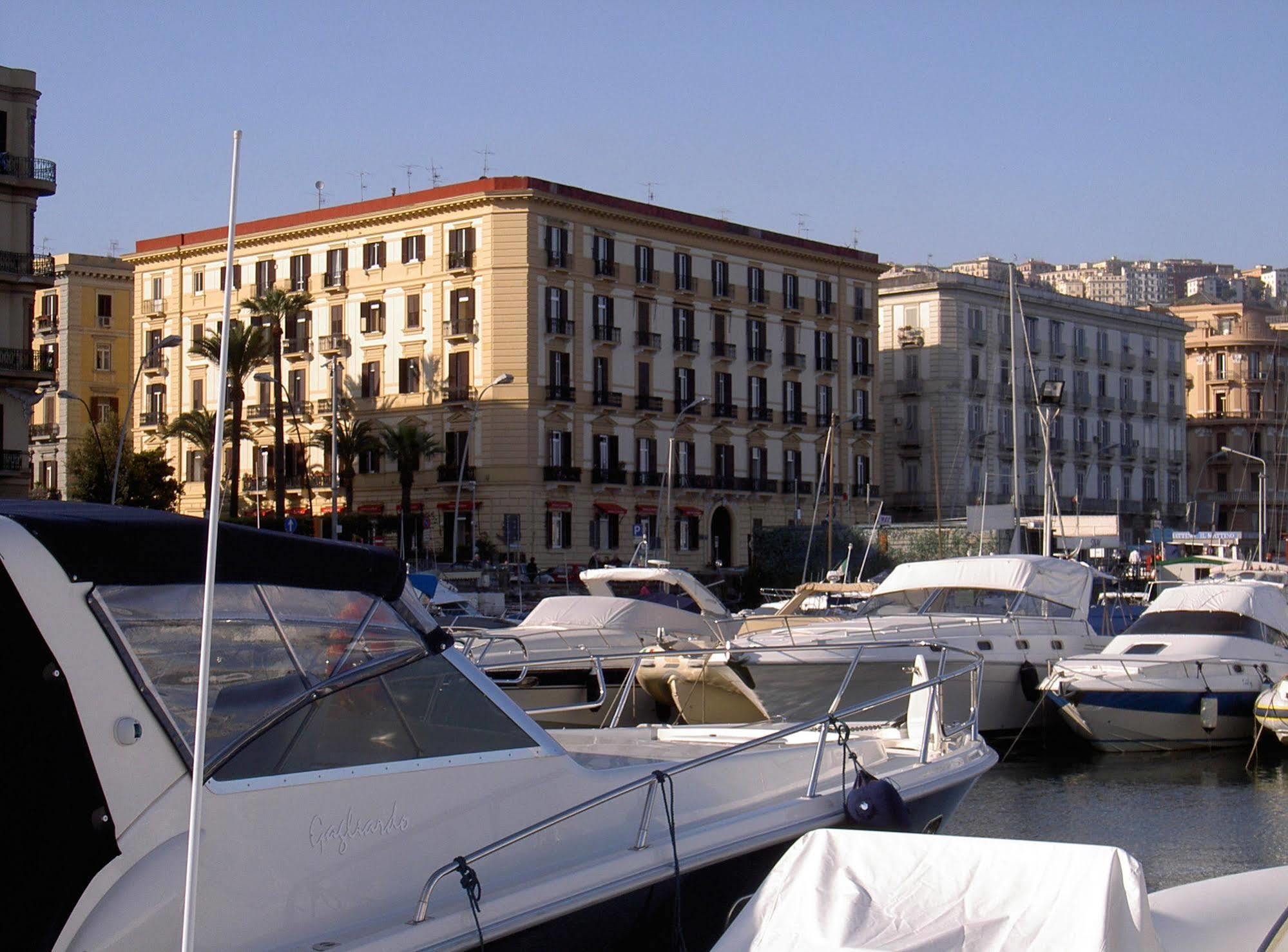 Caracciolo 10 Bed & Breakfast Napoli Dış mekan fotoğraf